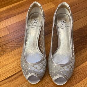 Adrianna Papell Jamie silver Saba mesh and rhinestone pumps 6.5 M